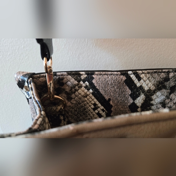 Brown And Black Snake Print Quilted Tote Shoulder Hand Bag - Picture 3 of 12